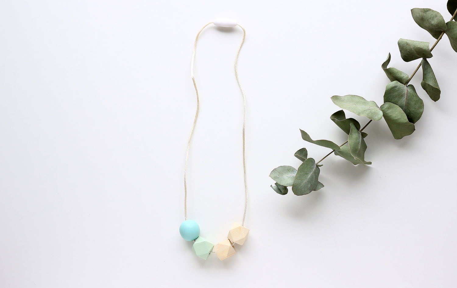 Statement necklace - wooden beads!.