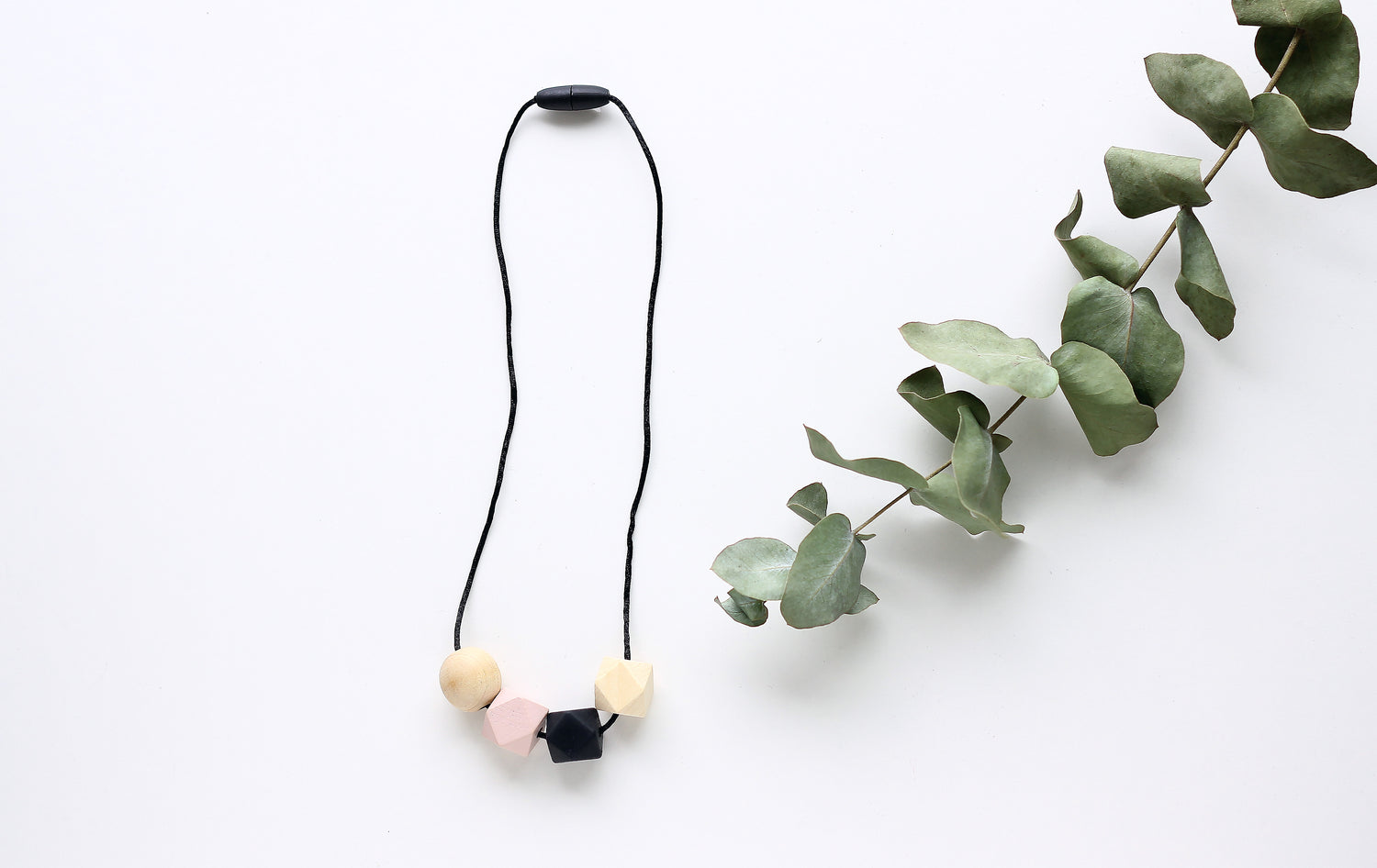 Statement necklace - wooden beads!.