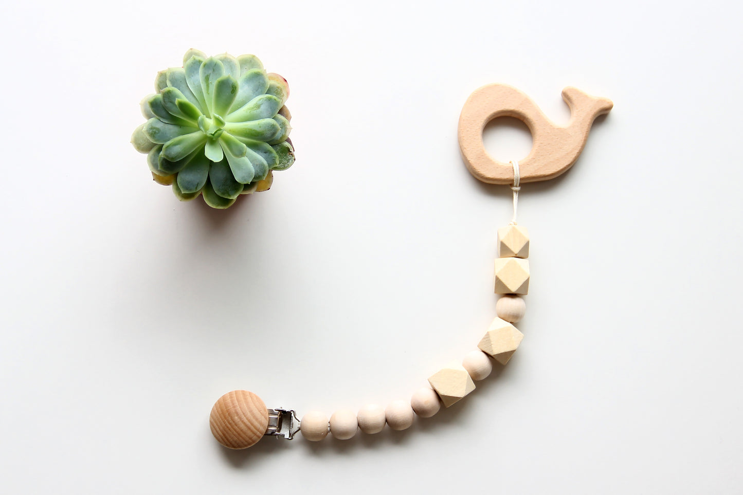 Wooden - Teether clip in natural wood!.