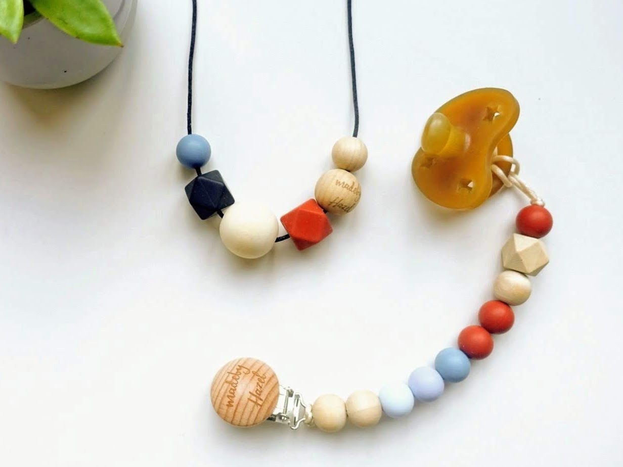 Blues - Nursing necklace & Dummy holder kit!.