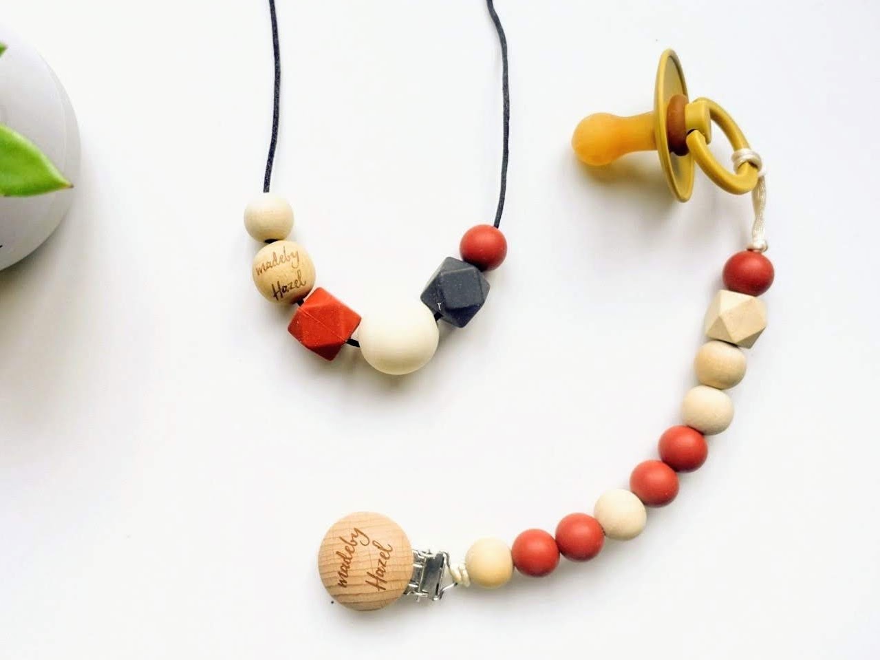 Rusty & Blue - Nursing necklace & Dummy holder kit!.