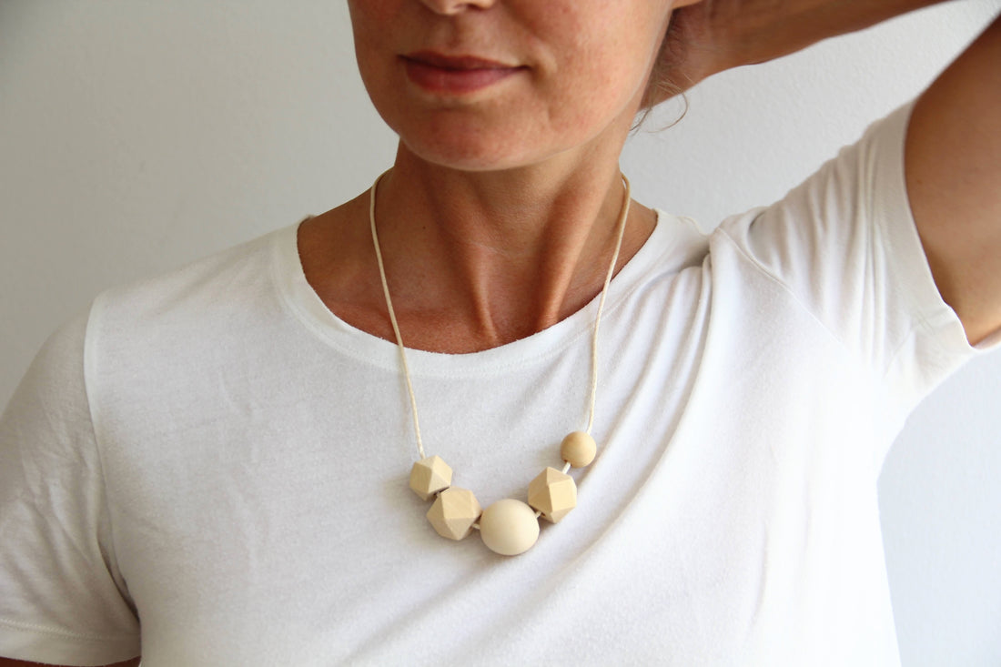 5 fördelar med amningshalsband nursing necklace - enligt mammor