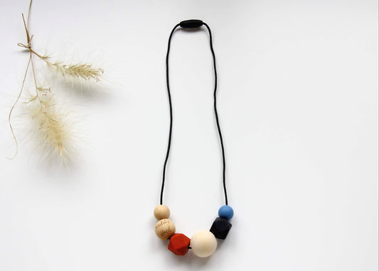 Functional breastfeeding necklace in Rusty & Blue colors