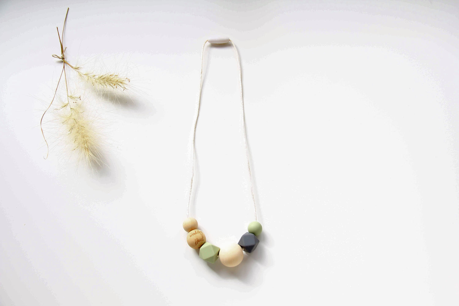Trendy nursing necklace in non-toxic wood & silicone beads - Light Green! from madebyHazel