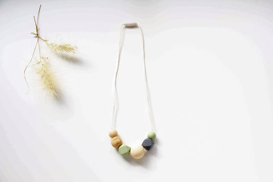Trendy nursing necklace in non-toxic wood & silicone beads - Light Green! from madebyHazel