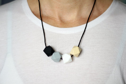 Black - Fiddle Teething Necklace natural wood & silicone!