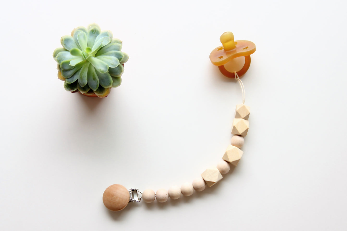 Wooden - Teether clip in natural wood!.