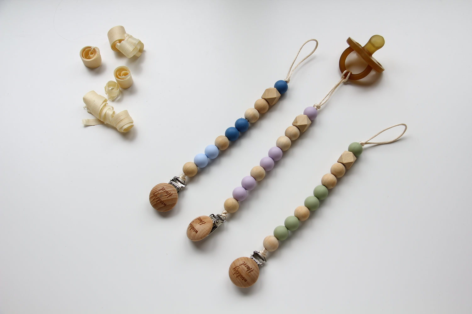 Chic Dummy holder in Natural wood & BPA Free silicone from madebyHazel- Blues, Lilac or Light Green!