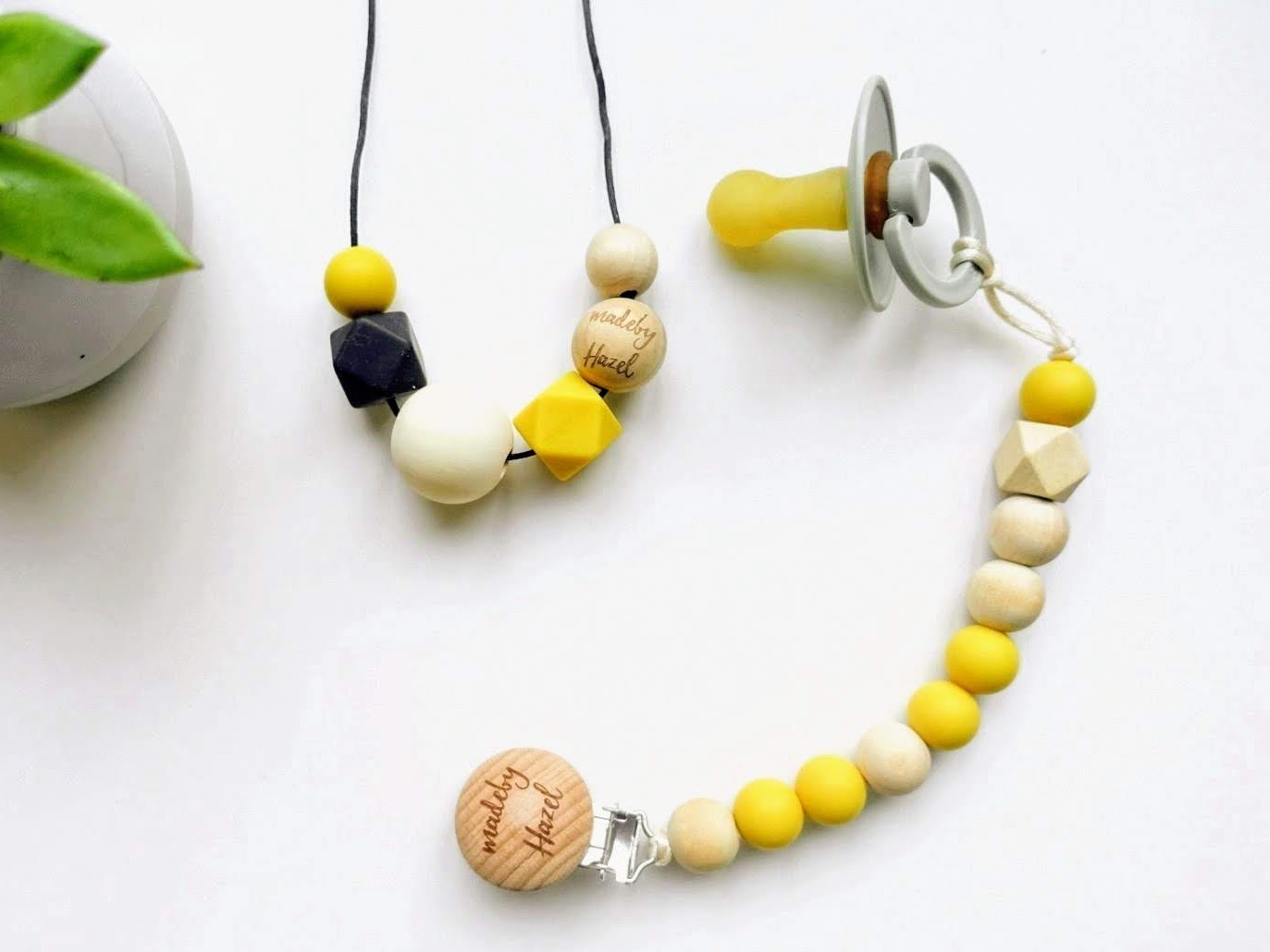 Mustard - Nursing necklace & Dummy holder kit!.